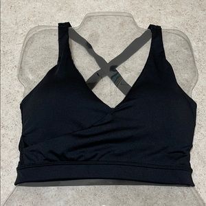 BNWOT AVIA CRISSCROSS BLACK PADDED SPORTS BRA